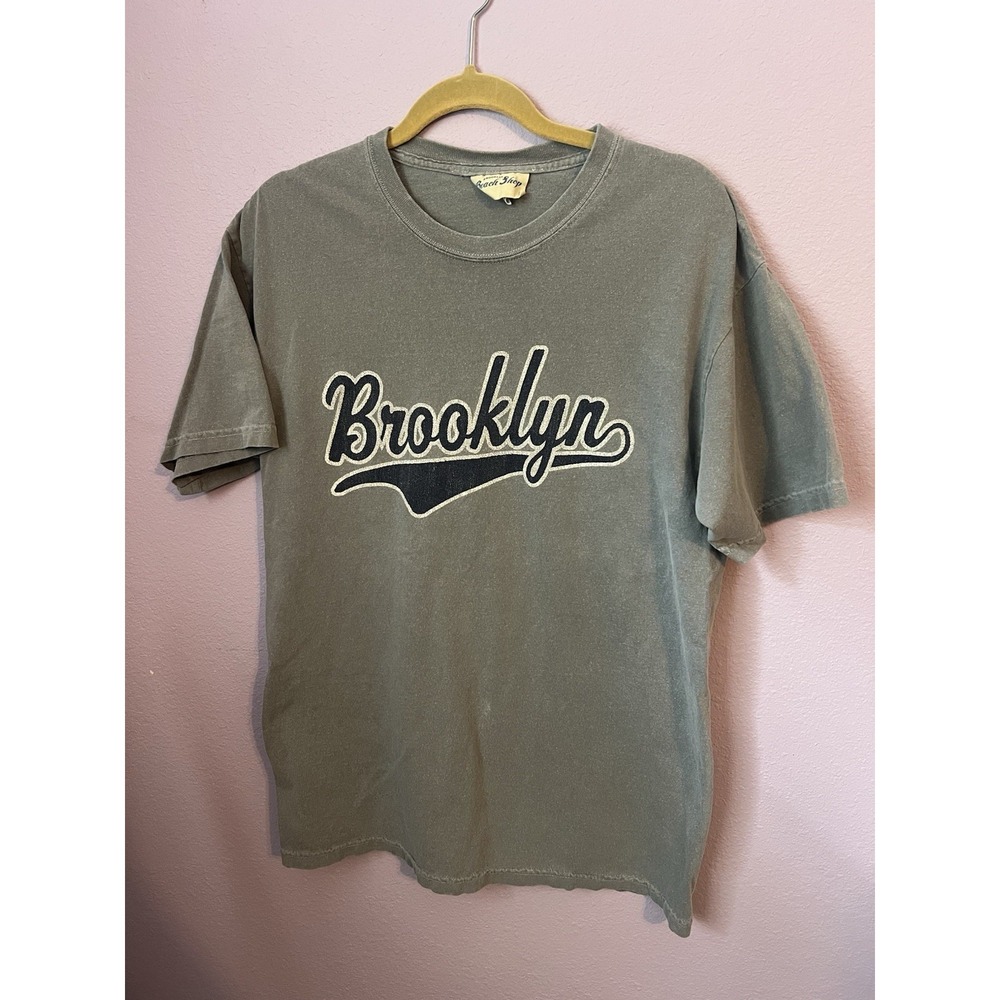 Men's Vintage Brooklyn Beach Shop Graphic Tee Single Stitch Shirt Size Large